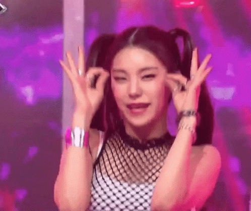 Yeji gif