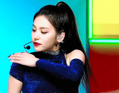 Yeji gif