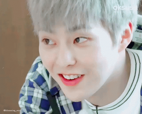 Xiumin gif