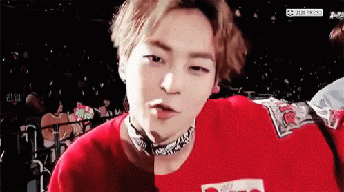 Xiumin gif