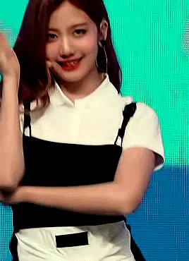 Yuju gif