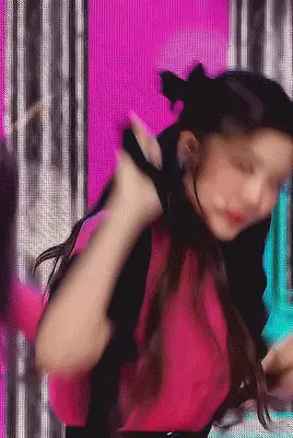 Yuju gif