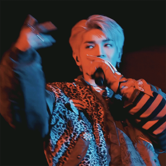 Taeyong gif