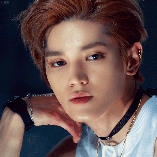 Taeyong gif