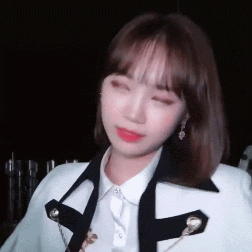Chaewon gif