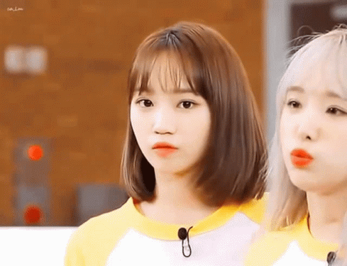 Chaewon gif