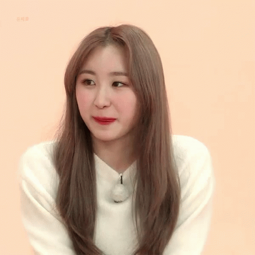 Chaeyeon gif