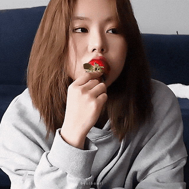 Wheein gif