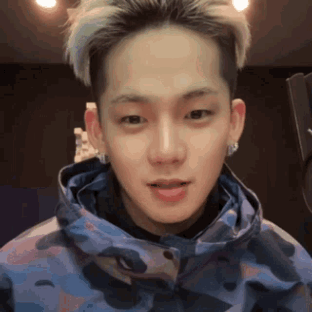 Choi Hyunsuk gif