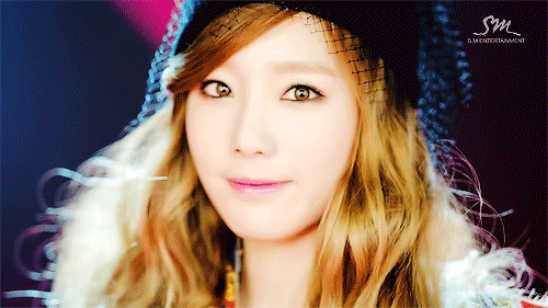 Taeyeon gif