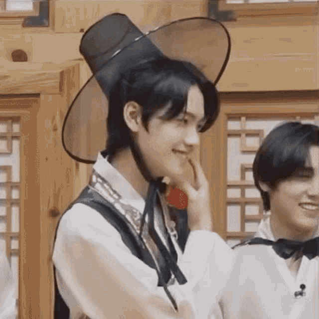 Minhee gif