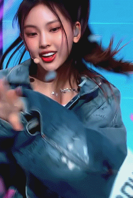 Hyein gif