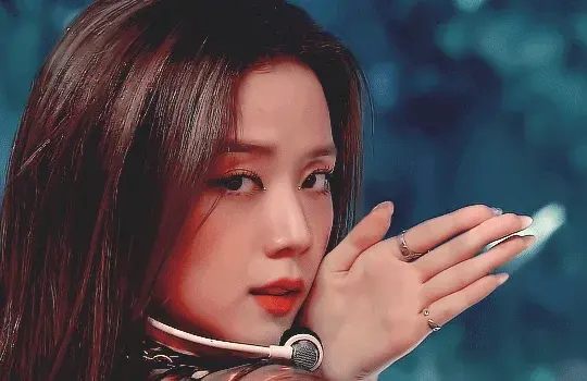 Jisoo gif