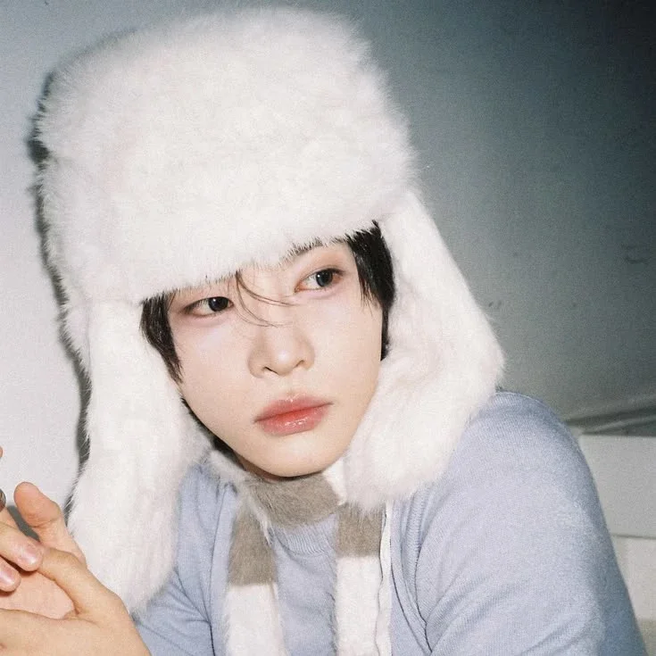 Hyunbin gallery image