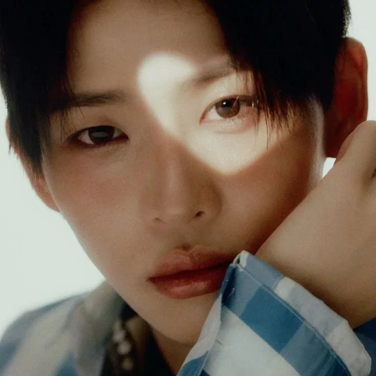 Hyunbin gallery image