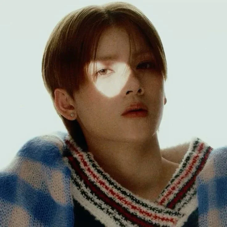 Hyunbin gallery image