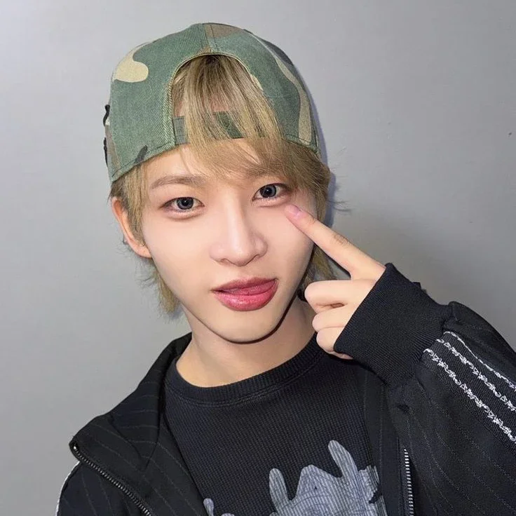 Hyunbin gallery image