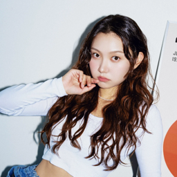 Sungyeon gallery image