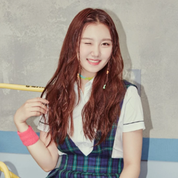Sungyeon gallery image
