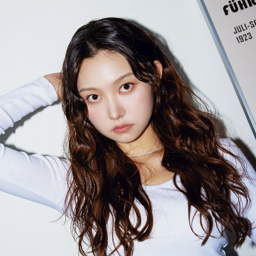 Sungyeon gallery image