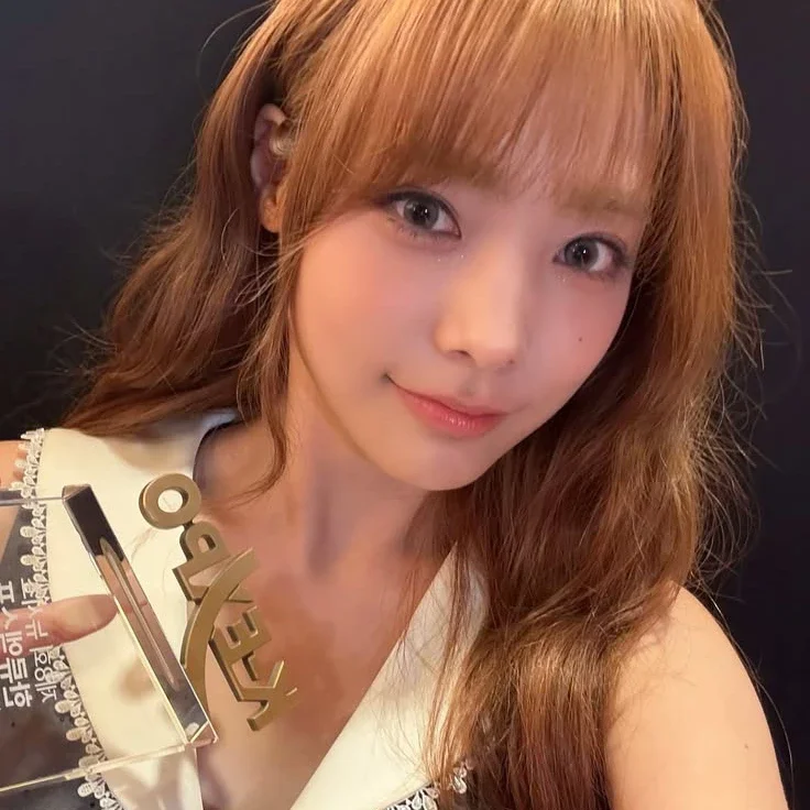 Siyeon gallery image