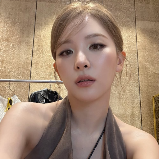 Seulgi gallery image