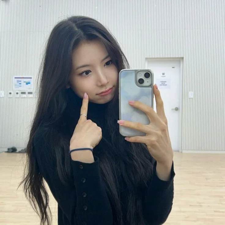 Min C gallery image