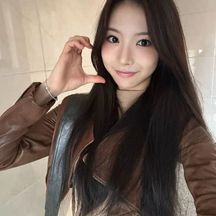 Min C gallery image