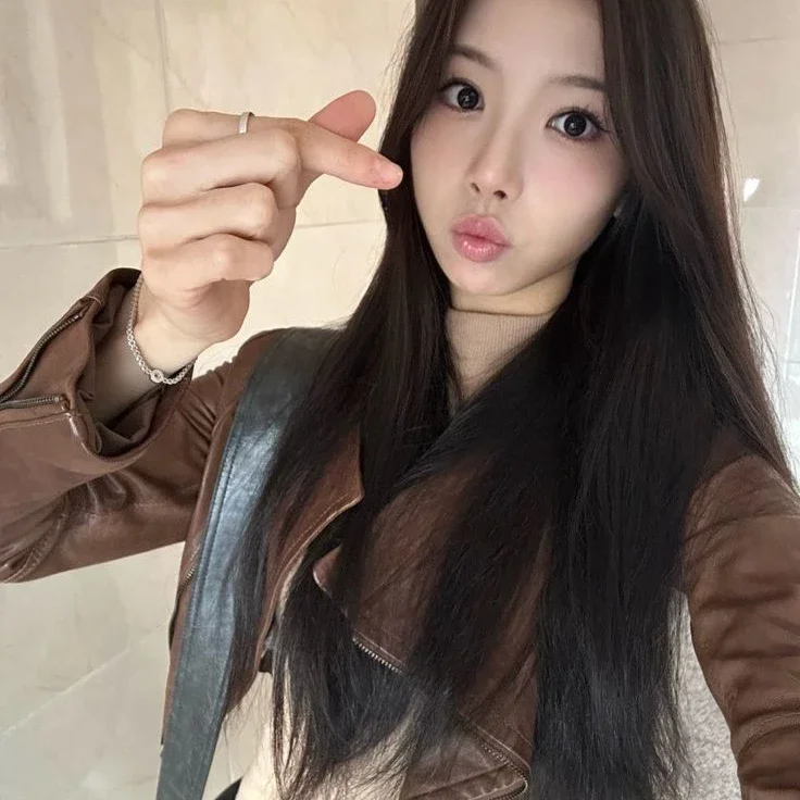 Min C gallery image