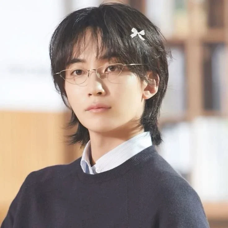 Jeonghan gallery image