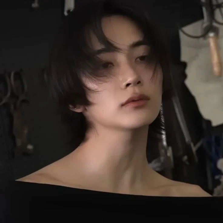 Jeonghan gallery image
