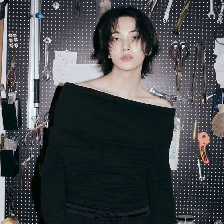 Jeonghan gallery image