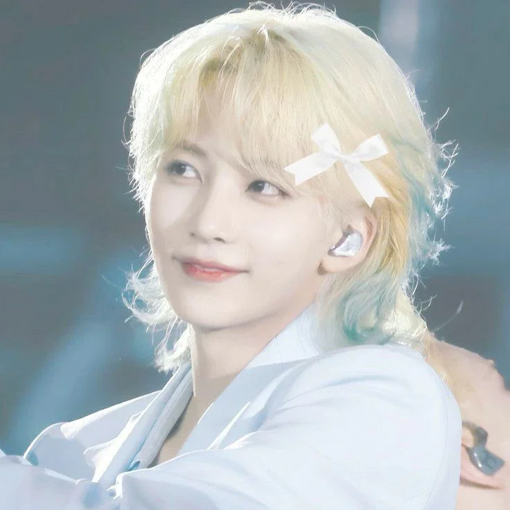 Jeonghan gallery image