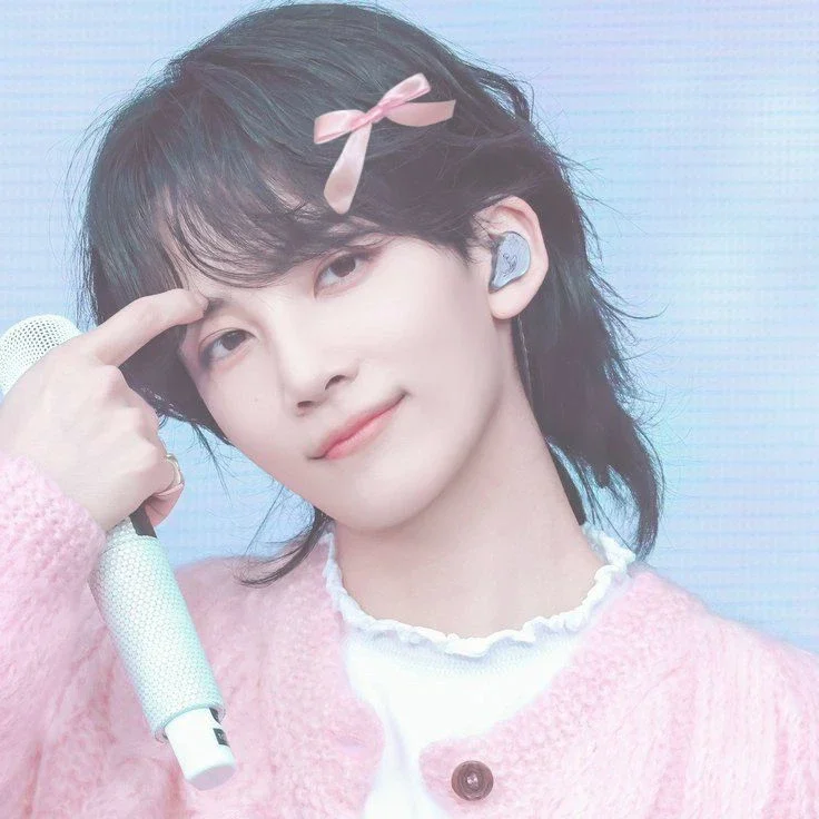 Jeonghan gallery image