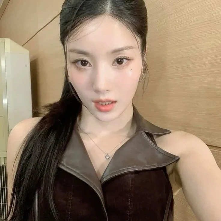 Eunbi gallery image