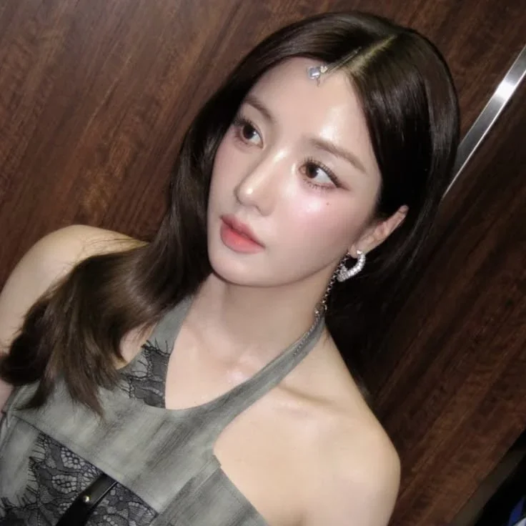 Eunbi gallery image