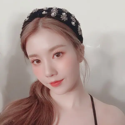 Eunbi gallery image