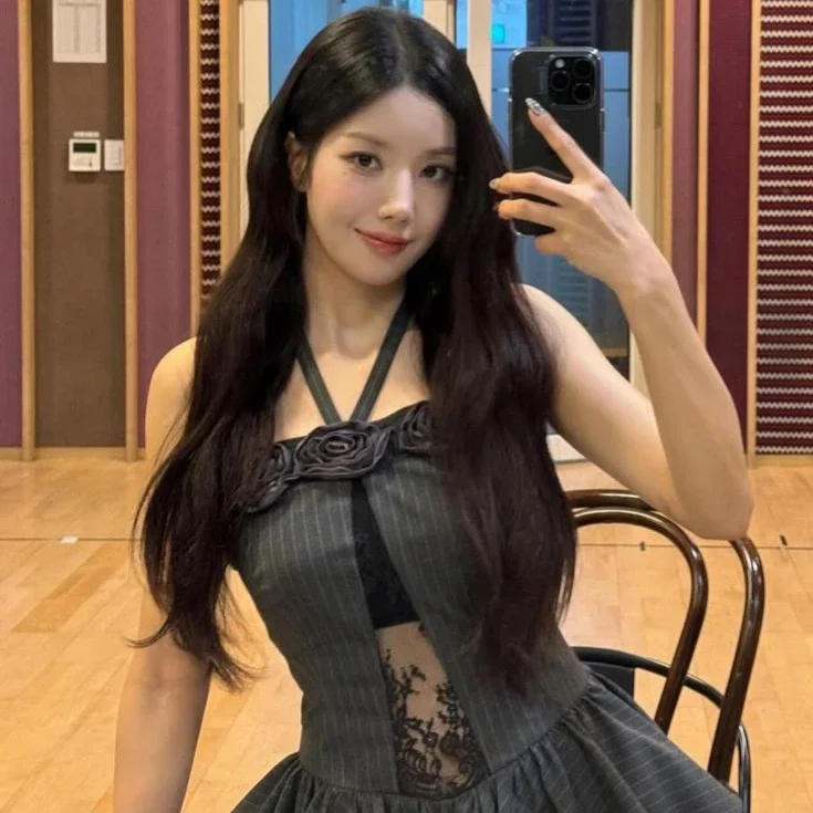 Eunbi gallery image