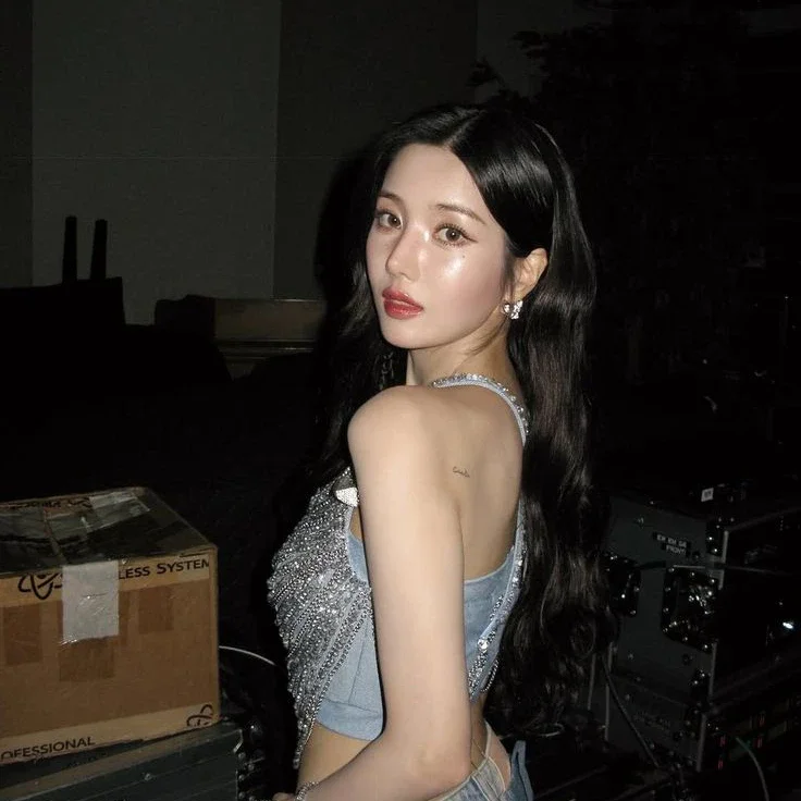 Eunbi gallery image