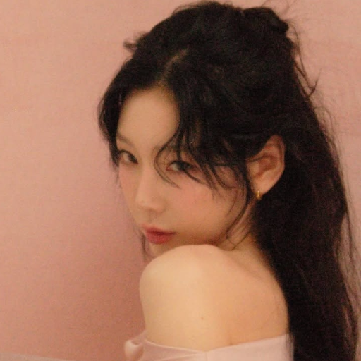 Taeyeon gallery image