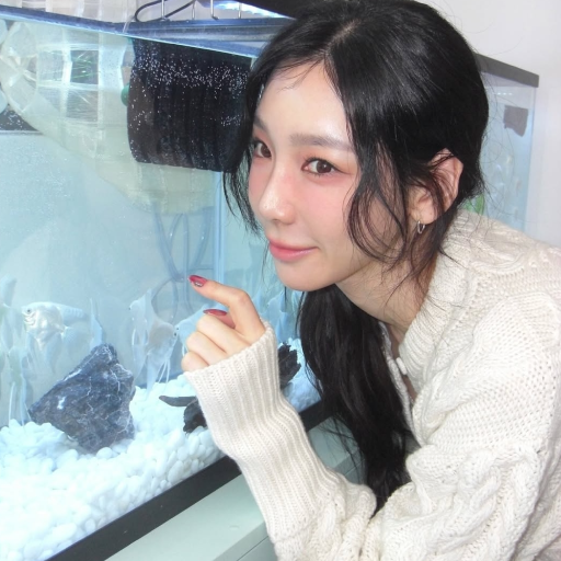 Taeyeon gallery image