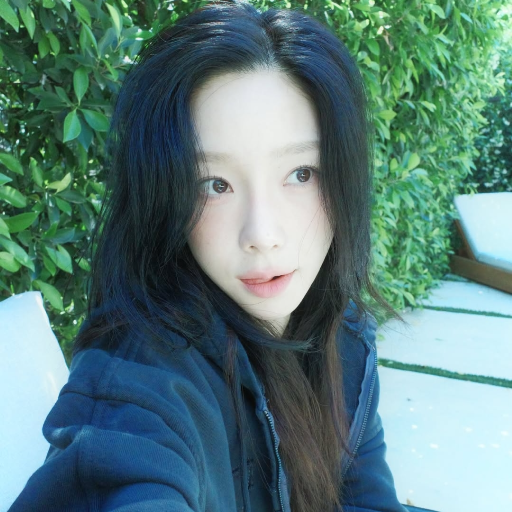 Taeyeon gallery image