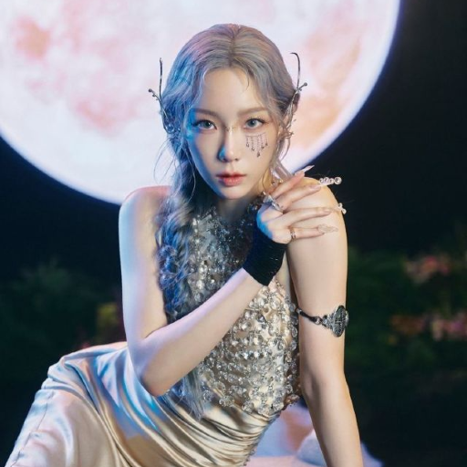 Taeyeon gallery image