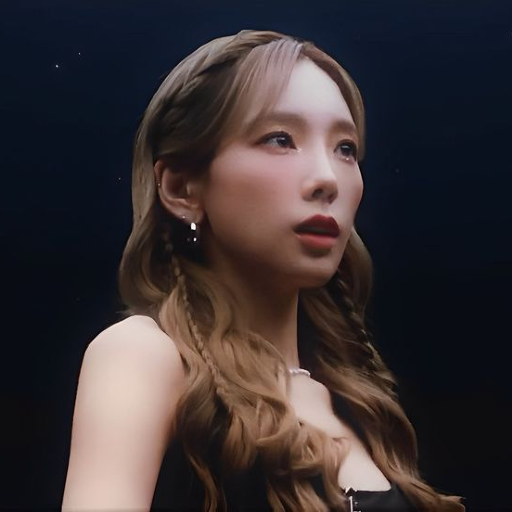 Taeyeon gallery image