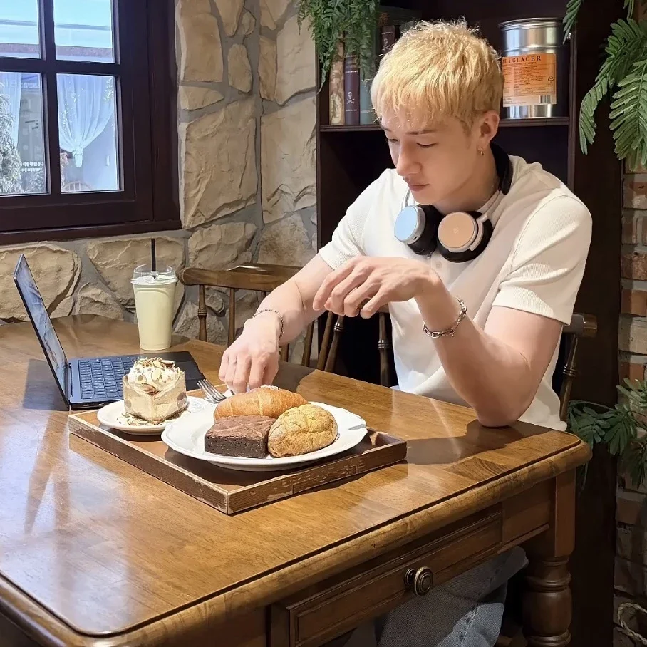Bang Chan gallery image