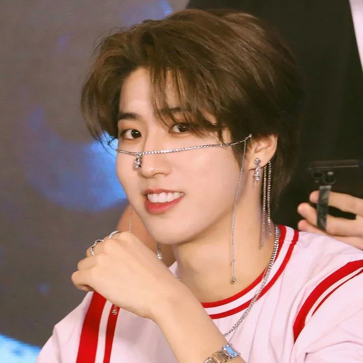 Han gallery image