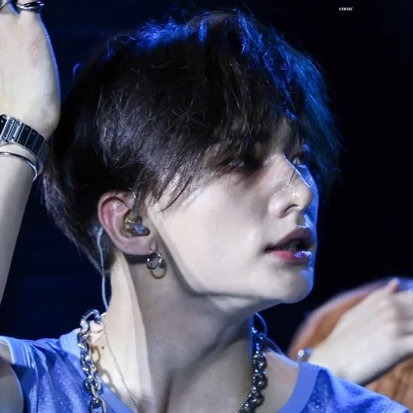Imagem da galeria de Hyunjin