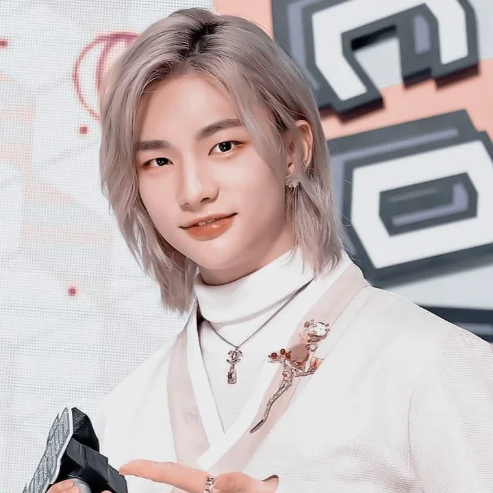 Hyunjin gallery image