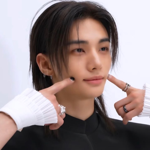 Hyunjin gallery image