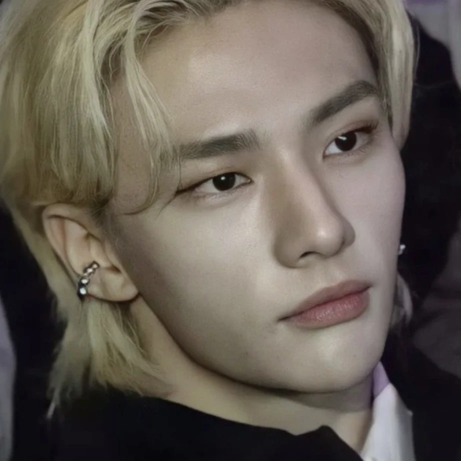 Hyunjin gallery image